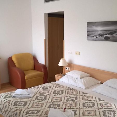 Lilla Wellnessapartman 잘라카로쉬 외부 사진