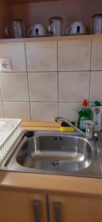 Lilla Wellnessapartman 잘라카로쉬 외부 사진