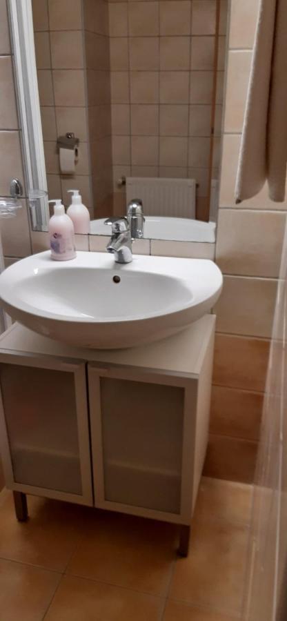 Lilla Wellnessapartman 잘라카로쉬 외부 사진