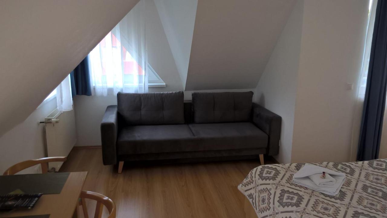 Lilla Wellnessapartman 잘라카로쉬 외부 사진
