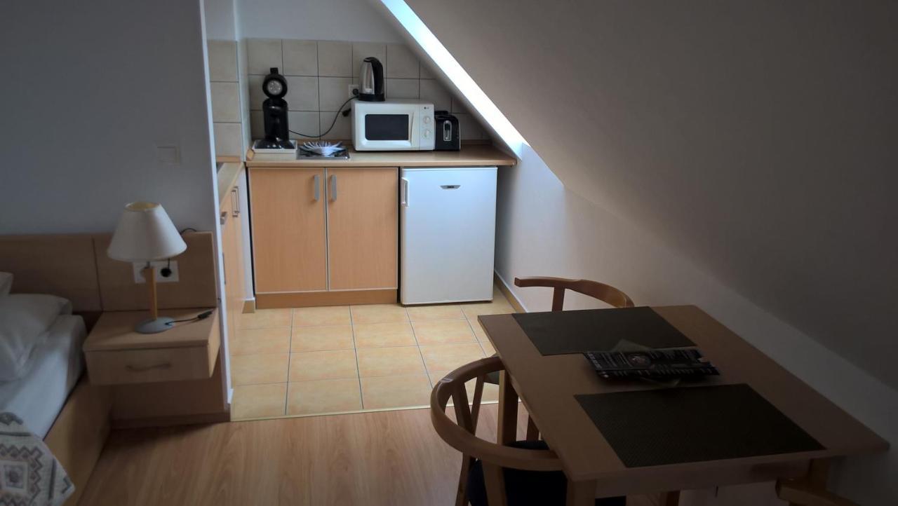 Lilla Wellnessapartman 잘라카로쉬 외부 사진