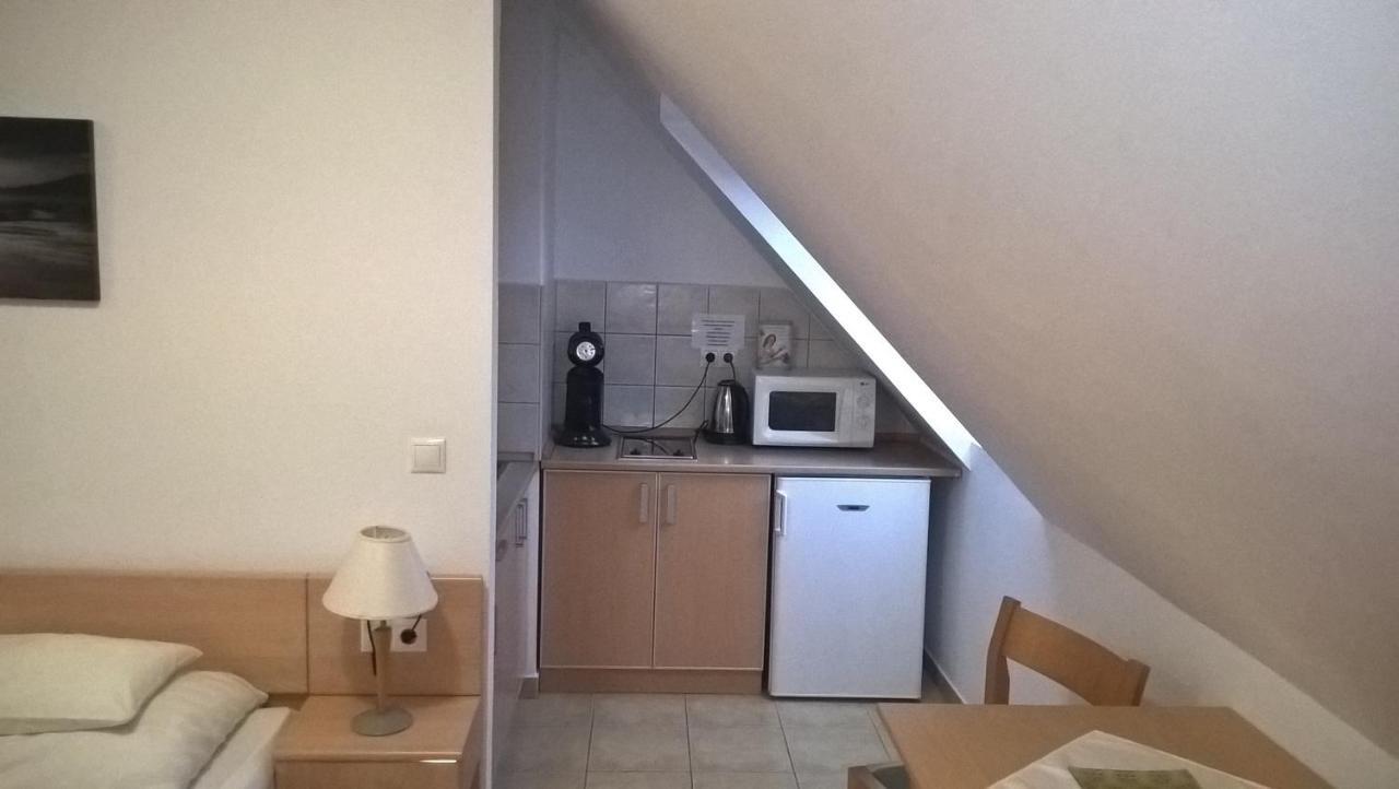 Lilla Wellnessapartman 잘라카로쉬 외부 사진